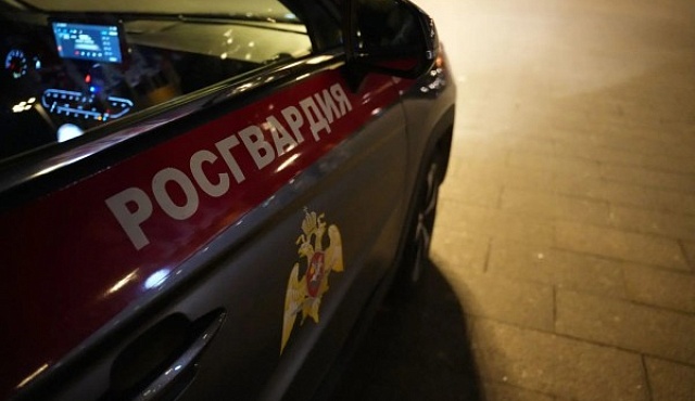 Столичные росгвардейцы пресекли попытку кражи продуктов на крупную сумму в одном из супермаркетов Москвы